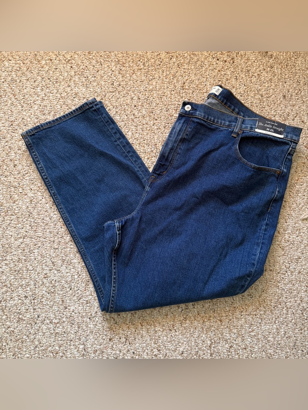 NWT Abercrombie and Fitch Ultra High Rise Ankle Straight Jeans Size 36/22L